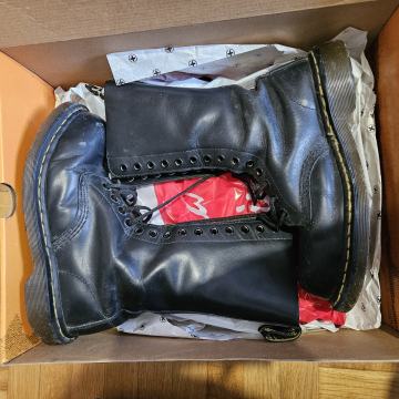 Dr. Martens čizme vel. 39 - 14 rupa, metalna kapica, heavy worn look