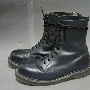 Dr. Martens, model 1919, marte s kapicom, 46, kao nove