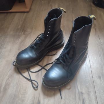 Dr. Martens, model 1919, marte s kapicom, 47