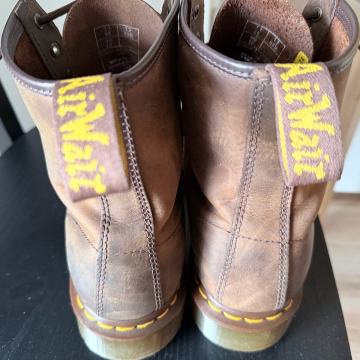 Dr Martens smeđe 46 broj.