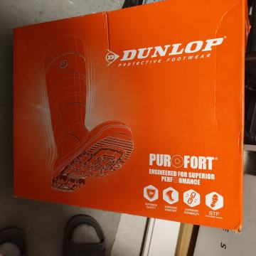 Dunlop Purofort FieldPro zaštitne čizme.