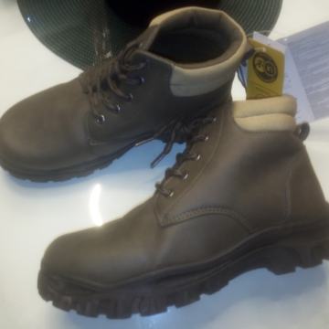 MUŠKE ČIZMICE BR. 39 - NOVO