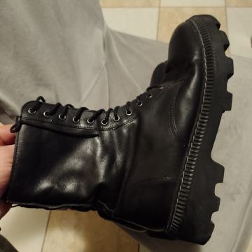 Gray  br.41 kožne kvalitetne gležnjače udobne