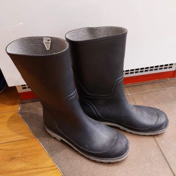Gumene čizme, br.38, prodaja.
