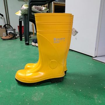 Gumene čizme br.41-nove