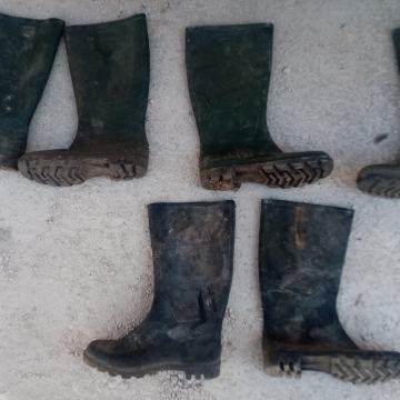 Gumene čizme br. 45 - 3 para