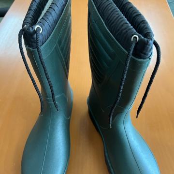 Gumene čizme broj 43
