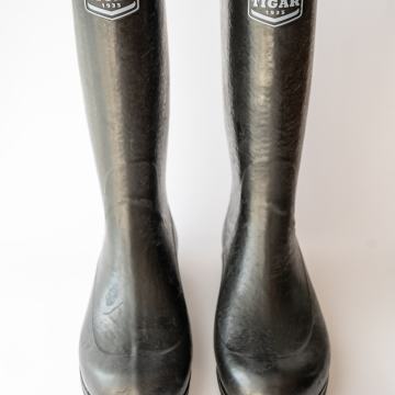 Gumene čizme, potpuno nove sa podstavom, broj 43.