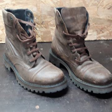 Kožne Čizme br 41.