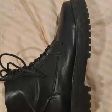 Kožne Čizme Dan Fox Apparel- Sjajna Prilika!