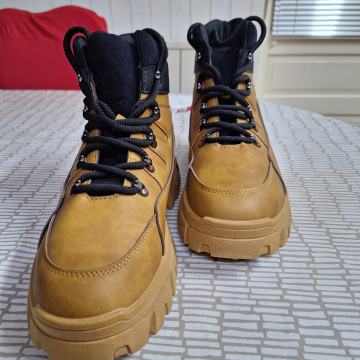 Muške cipele visoke, nove broj 46