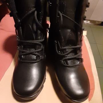 Muške čizme br 40, NOVO! Pogodne za lovce!