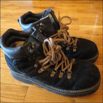 Muške gležnjače, br. 40, gratis poštarina