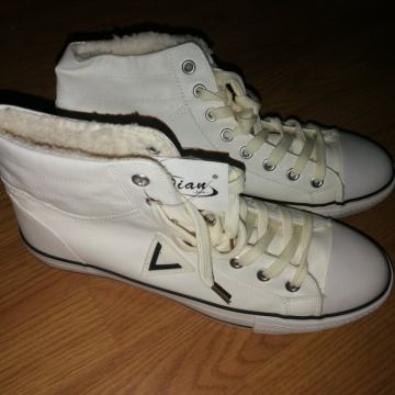 Muške zimske bijele tenisice/č (imitacija starki, sa krznom), br. 45