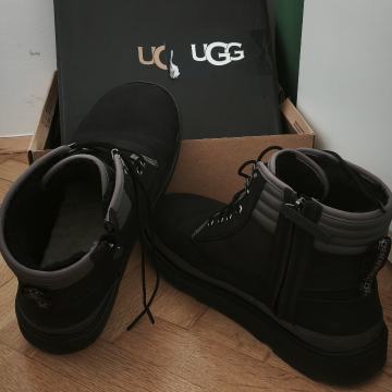 Muške zimske čizme UGG, br 46, koža, krzno.