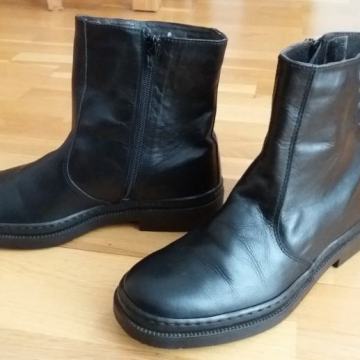 Nogarine kozne cizme br 41