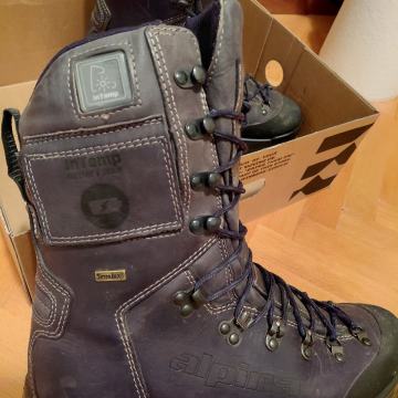 prodajem Alpinine  muške lovačke gojzerice