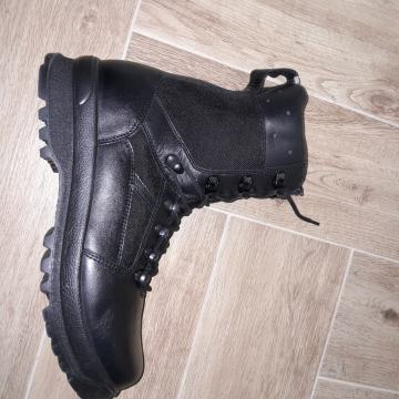 Prodajem nove čizme br. 45