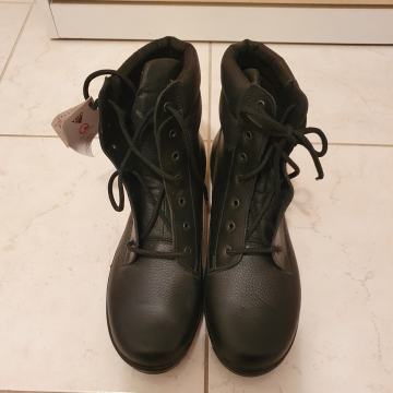 Radne čizme... novo......44