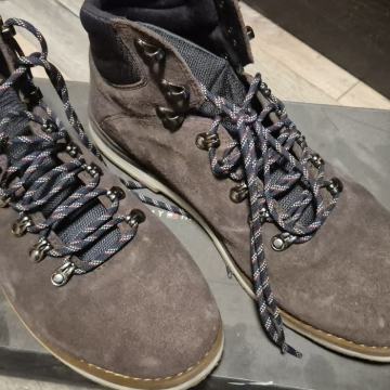 T.Hilfiger orginal gojze brusena koza..novo br 45