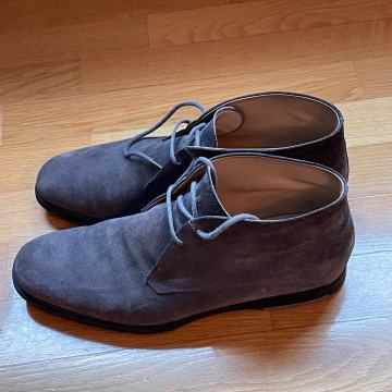 Tods sive cizme do gleznja muske brusena koza