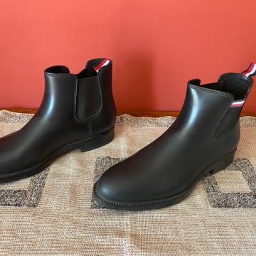 Tommy Hilfiger čizme