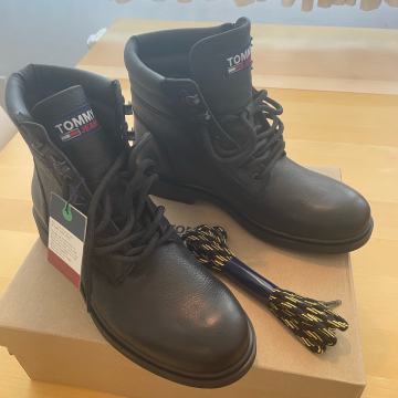 Tommy Hilfiger gležnjače