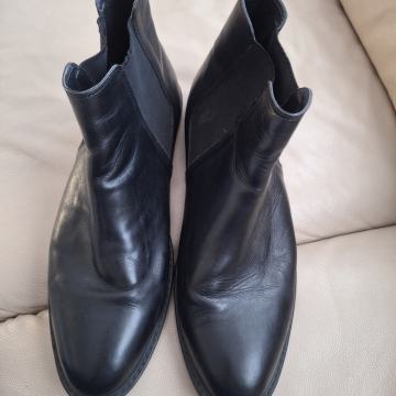 ZIGN kozne cizme br 48