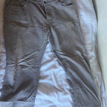 Benetton hlače 38