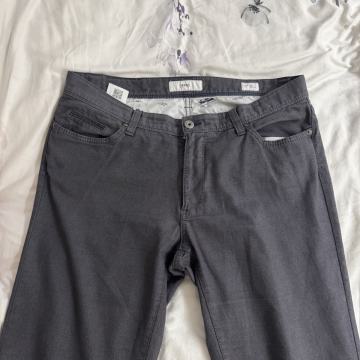 Brax hlače veličina 38/36