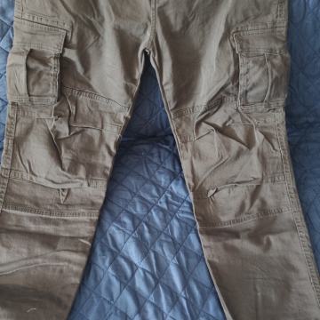 Nove Cargo muške hlače s etiketom