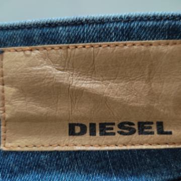 DIESEL traperice 33 / 34