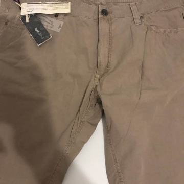 Gas jeans w40-eu50 nove nenošene lagane bež pamučne hlače