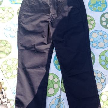 Hlače br.40- Slim fit-Novo
