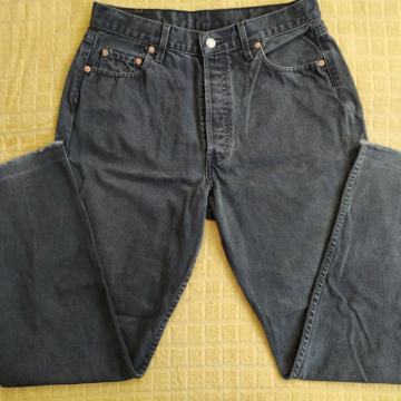 Hlače jeans "LEVIS" model 510, crne, vel 33/32.  nove