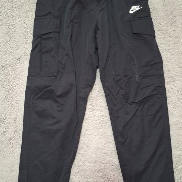 Hlače NIKE - veličina S