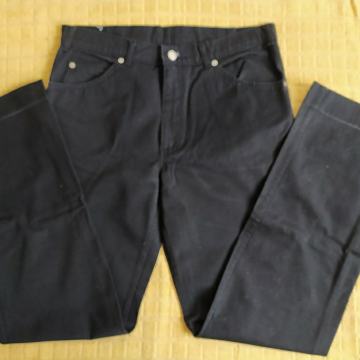 Hlače pamučne "LEVIS" model 630, crne, vel 33/36 nove