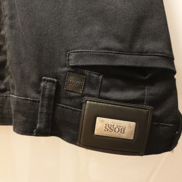 HUGO BOSS muške hlače 34/34  nove!