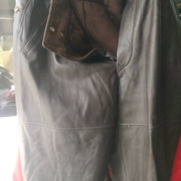 KOŽNE HLAČE - POVOLJNO