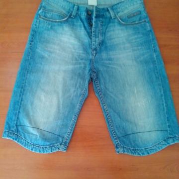 Kratke muške traperice firme ZARA