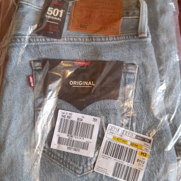 Levi's 501 W32 L34 nove s etiketama