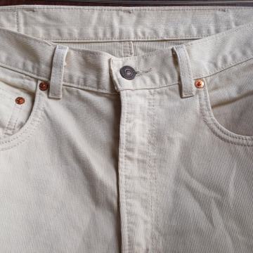 Levis 519 hlace w32 kao nove