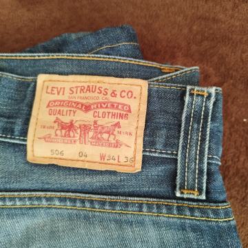 Levis traperice 506