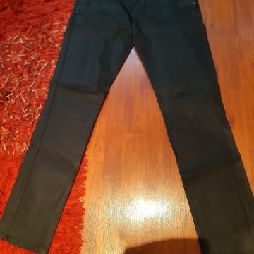 LIBERTO CRNE NOVE MUSKE HLACE M