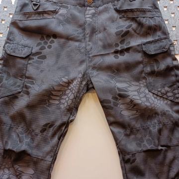 Maskirne dark camo hlače XL