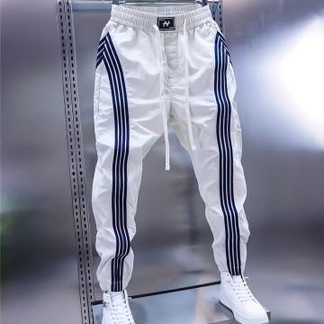 Muške harem hlače slim krojem i cargo džepovima pune duljine