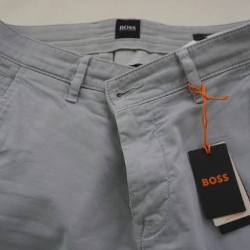 MUSKE HLACE BOSS W30 SLIM FIT SIVA NOVE