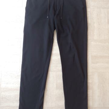 Muške hlače na crtu Oscar Jacobson, vel. 48, M