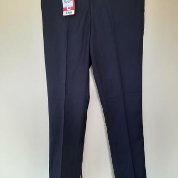 Muške hlače na  crtu velicina 50 NOVO