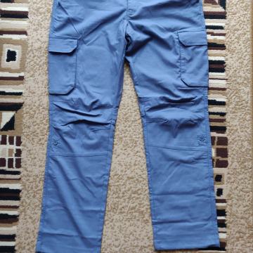 Muške sportske hlače veličine L (52)